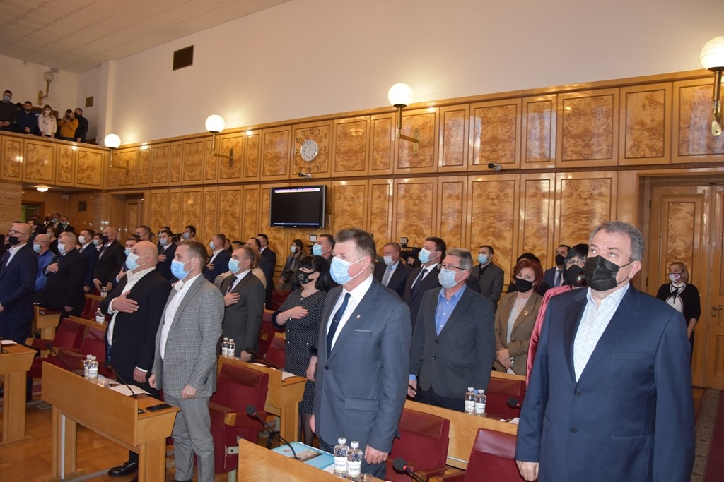 ФОТО: Пресслужба облради Фракція КМКС влаштувала демарш під час сесії Закарпатської облради