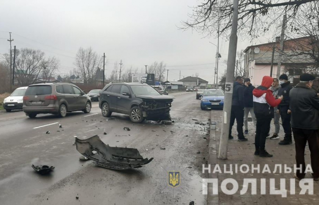 Постраждали два водії: у поліції розповіли про сьогоднішню ДТП Постраждали два водії: у поліції розповіли про сьогоднішню ДТП в Хусті