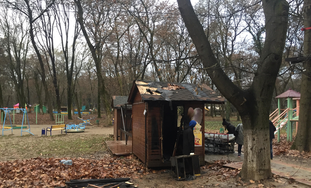 В Ужгороді горів торговельний кіоск В Ужгороді горів торговельний кіоск
