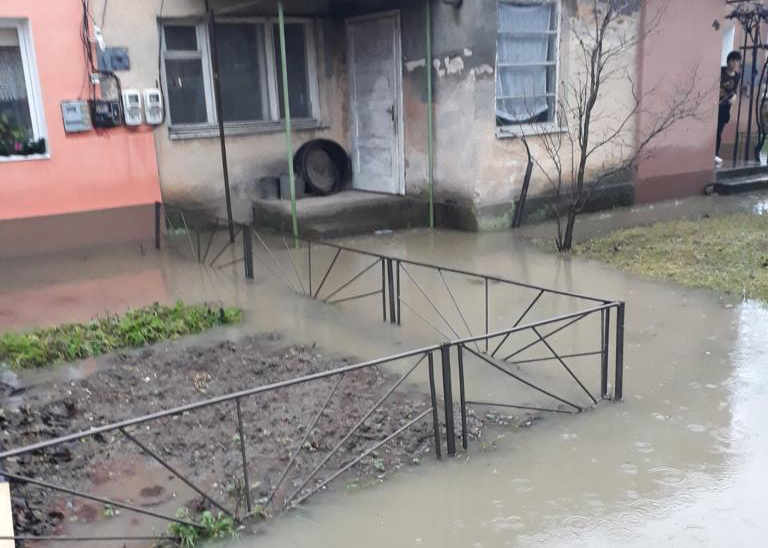 Сильні дощі призвели до підтоплень в Ужгороді та Сваляві Сильні дощі призвели до підтоплень в Ужгороді та Сваляві