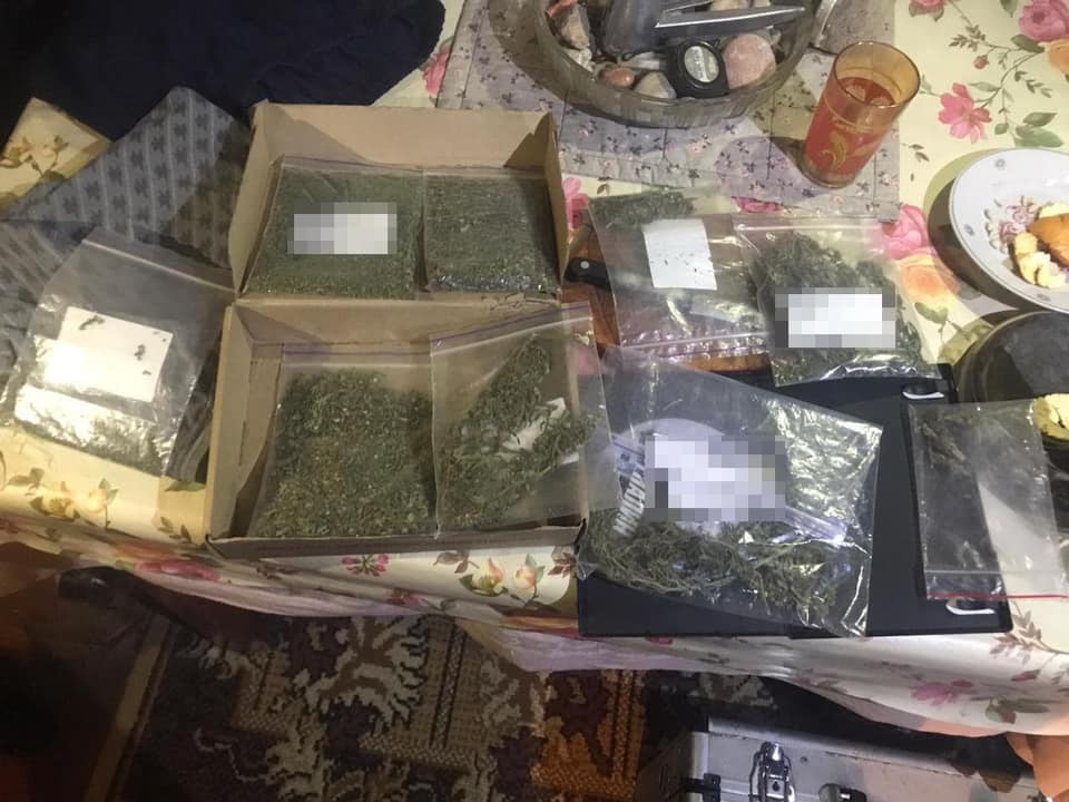 На Іршавщині поліцейські затримали раніше судимого зловмисника за збут наркотиків На Іршавщині поліцейські затримали раніше судимого зловмисника за збут наркотиків