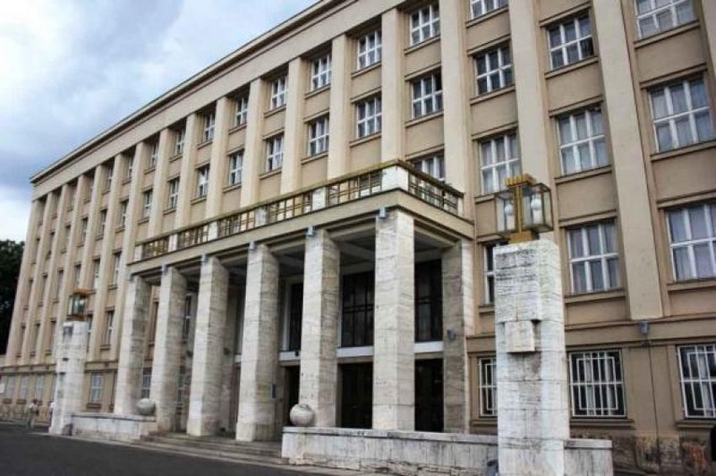 Закарпатці влаштували мітинг під стінами ОДА Закарпатці влаштували мітинг в Ужгороді під стінами Закарпатської ОДА