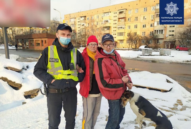 Патрульні допомогли літній жінці знайти її зниклого чоловіка Патрульні допомогли літній жінці знайти її зниклого чоловіка