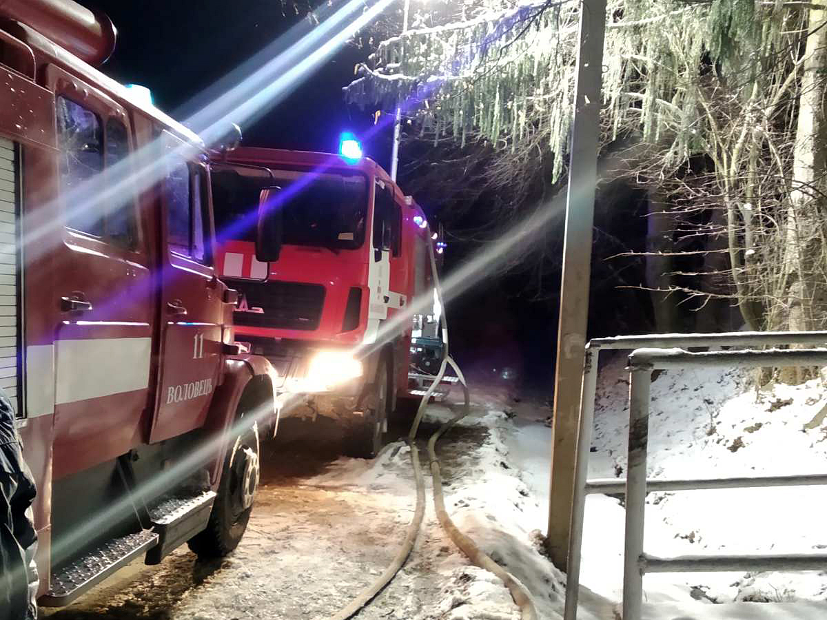 На Воловеччині вогонь знищив частину будинку та майно господарів На Воловеччині вогонь знищив частину будинку та майно господарів