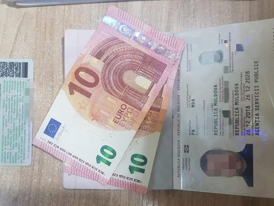 Іноземець хотів підкупити прикордонників Іноземець хотів підкупити прикордонників