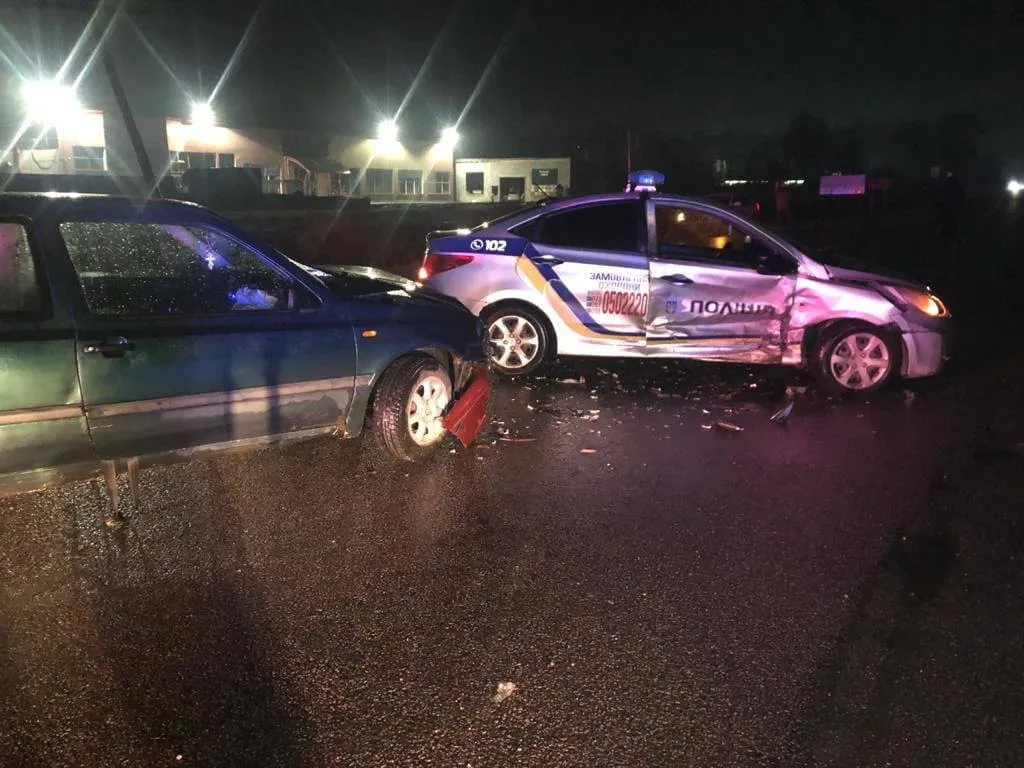 Влетів у авто правоохоронців: з’явилося фото винуватця ДТП Влетів у авто правоохоронців: з’явилося фото винуватця ДТП