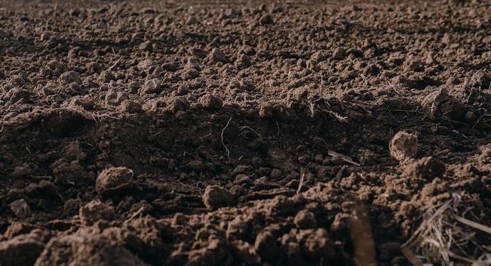 В одному із сіл зсув ґрунту може призвести до руйнування будинку В одному із сіл зсув ґрунту може призвести до руйнування будинку
