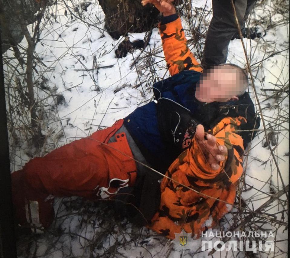На Закарпатті ледь не загинули двоє людей. Їх врятували поліцейські: подробиці На Закарпатті ледь не загинули двоє людей. Їх врятували поліцейські: подробиці