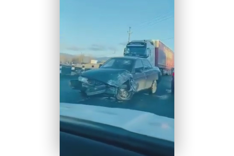Автомобілі потрощені: у мережі показали відео ранкової аварії на Закарпатті Автомобілі потрощені: у мережі показали відео ранкової аварії на Закарпатті
