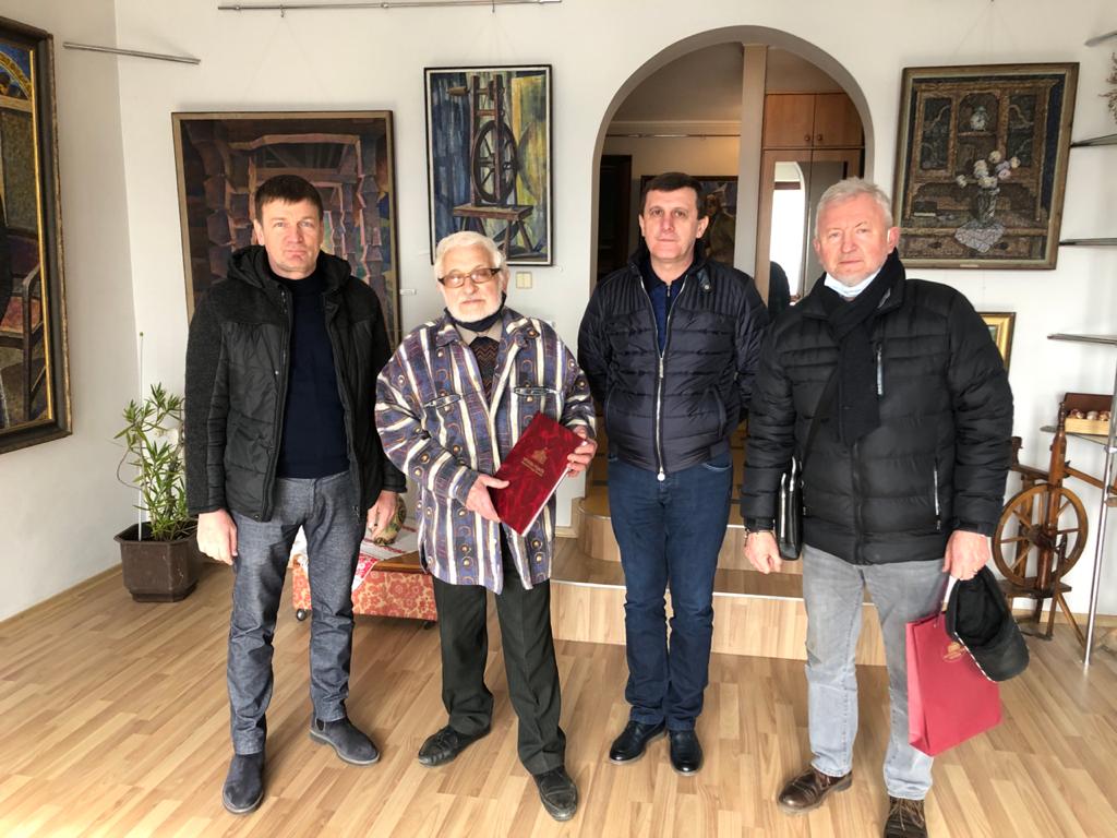 Народному художнику Володимиру Микиті вручили грамоту Верховної Ради України Народному художнику Володимиру Микиті вручили грамоту Верховної Ради України