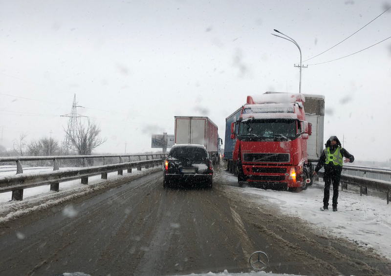 Ранкова ДТП у Мукачеві: фото з місця події Ранкова ДТП у Мукачеві: фото з місця події