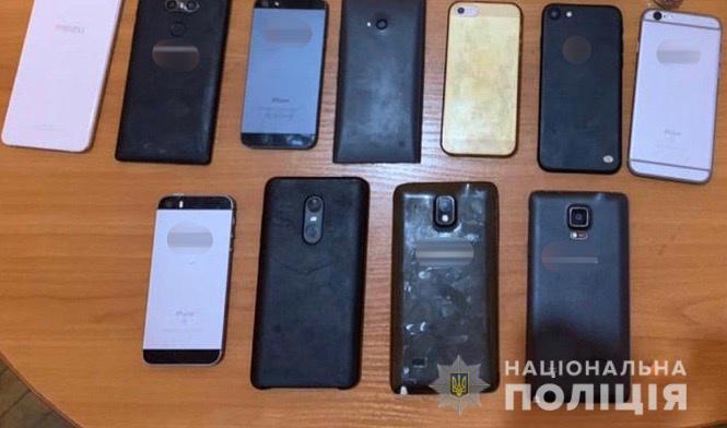 У Виноградові молодик обікрав магазин У Виноградові молодик обікрав магазин