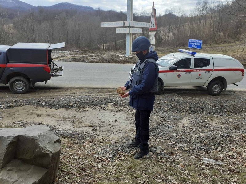Під час прогулянки лісом чоловік знайшов вибухонебезпечний предмет Під час прогулянки лісом чоловік знайшов вибухонебезпечний предмет