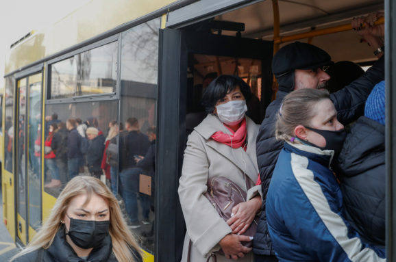 Змінено правила роботи громадського транспорту в умовах "червоної" зони Змінено правила роботи громадського транспорту в умовах "червоної" зони