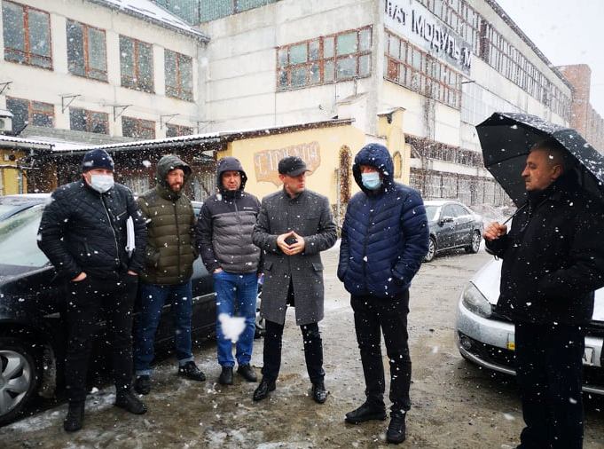 Світлофор чи транспортне коло: в Ужгороді вирішували, що буде на перехресті вулиць Бобяка та Возз’єднання Світлофор чи транспортне коло: в Ужгороді вирішували, що буде на перехресті вулиць Бобяка та Возз’єднання