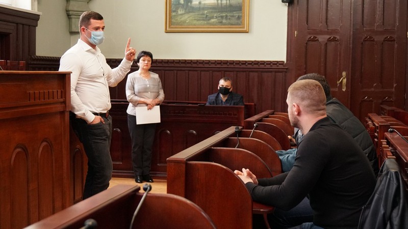 У Мукачеві створять робочу групу, яка регулюватиме роботу таксистів у місті У Мукачеві створять робочу групу, яка регулюватиме роботу таксистів у місті