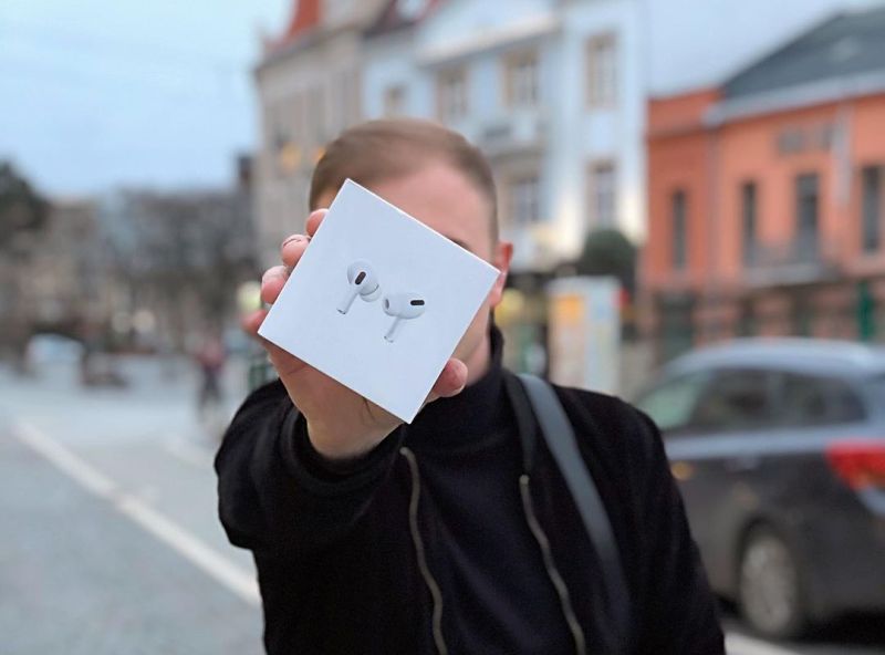 "Сійо, банда": Володимир Гончарук дарує AirPods 2 – як отримати презент "Сійо, банда": Володимир Гончарук дарує AirPods 2 – як отримати презент