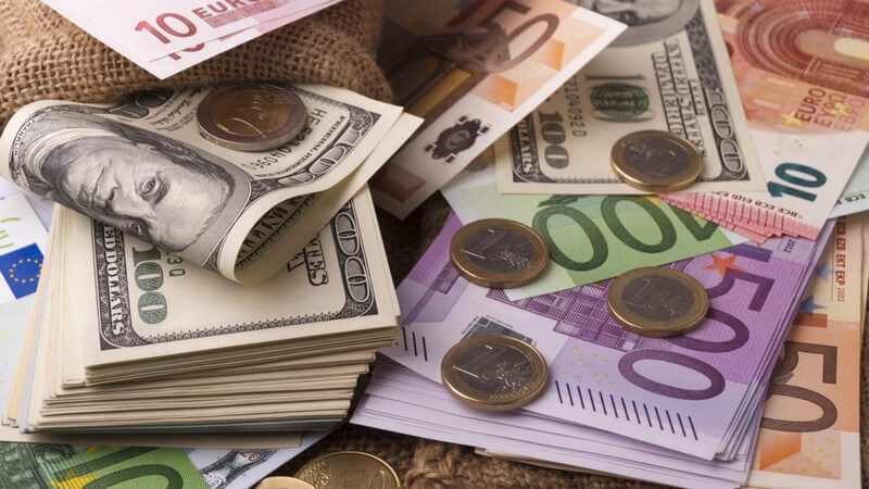 Долар та євро подорожчали: опубліковано курс валют в Україні Долар та євро подорожчали: опубліковано курс валют в Україні