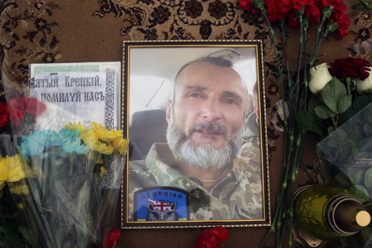 Відбулось прощання із вбитим окупантами воїном 128 бригади Відбулось прощання із вбитим окупантами воїном 128 бригади