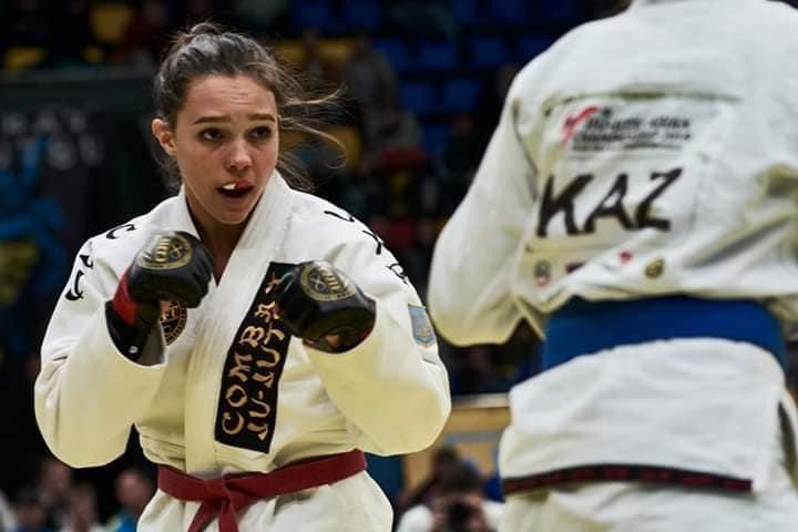 Закарпатка перемогла на чемпіонаті України зі змішаних єдиноборств Закарпатка перемогла на чемпіонаті України зі змішаних єдиноборств