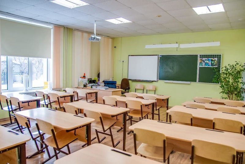 Скандал у школі на Закарпатті: вчителька кричала на дитину і хапала за волосся Скандал у школі на Закарпатті: вчителька кричала на дитину і хапала за волосся