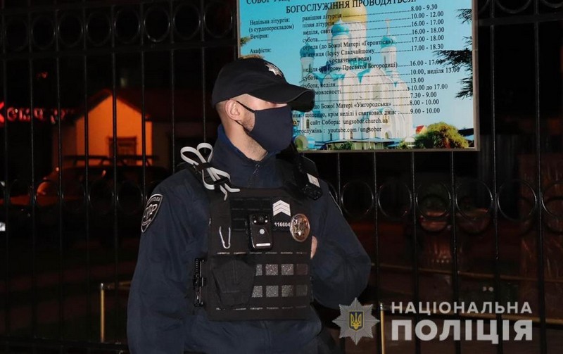 Великдень 2021: біля храмів патрулюватимуть правоохоронці Великдень 2021: біля храмів патрулюватимуть правоохоронці