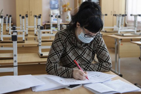 Чи можуть не допустити до роботи вчителя, який відмовився вакцинуватися проти коронавірусу Чи можуть не допустити до роботи вчителя, який відмовився вакцинуватися проти коронавірусу