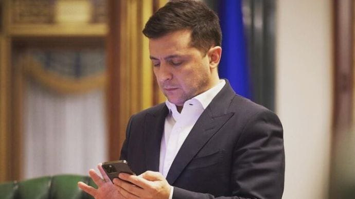 Зеленський заявив, що 24 серпня Україна увійде в режим paperless: що це таке Зеленський заявив, що 24 серпня Україна увійде в режим paperless: що це таке