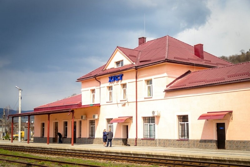 Як виглядає залізничний вокзал у Хусті після реконструкції: опубліковано фото Як виглядає залізничний вокзал у Хусті після реконструкції: опубліковано фото
