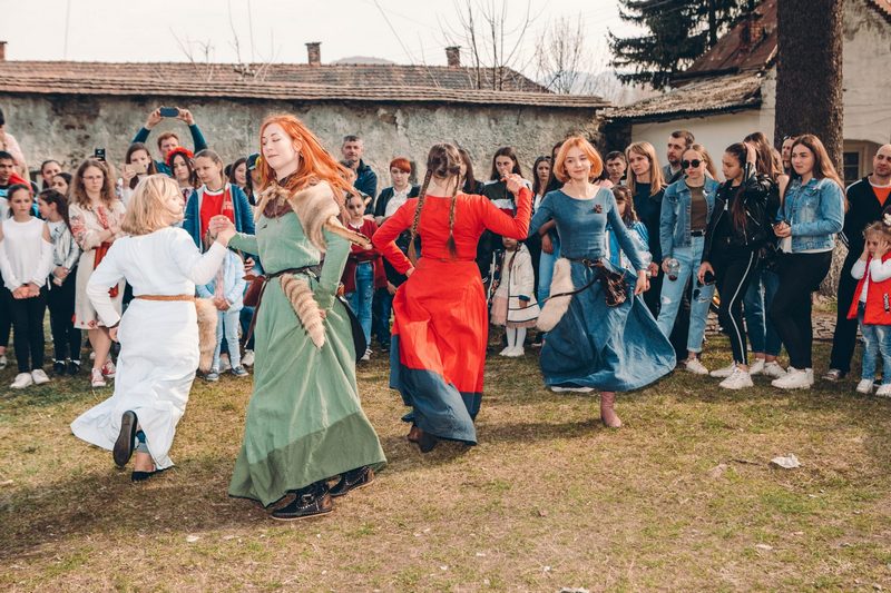 ФОТО: Dovhe Castrum Art Лицарські бої та тематичні розваги: на Закарпатті відбудеться середньовічний фестиваль