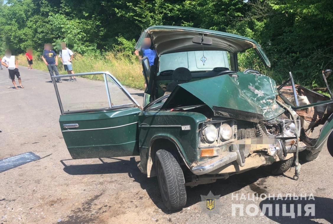 Потрощені автівки, четверо травмованих: що відомо про ДТП на Берегівщині Потрощені автівки, четверо травмованих: що відомо про ДТП на Берегівщині