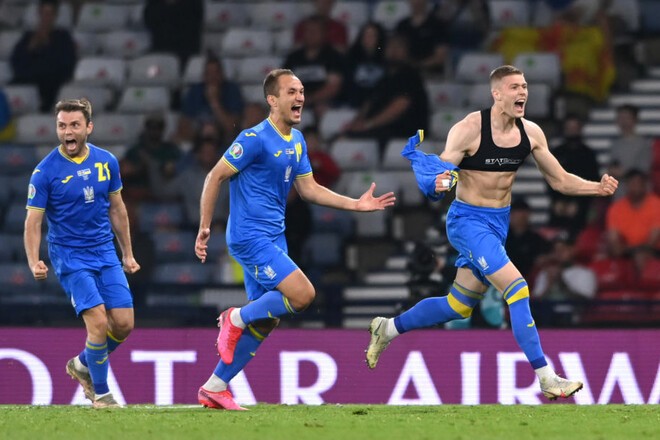 Збірна України у феєричному матчі обіграла Швецію і вийшла до чвертьфіналу Євро-2020 Збірна України у феєричному матчі обіграла Швецію і вийшла до чвертьфіналу Євро-2020
