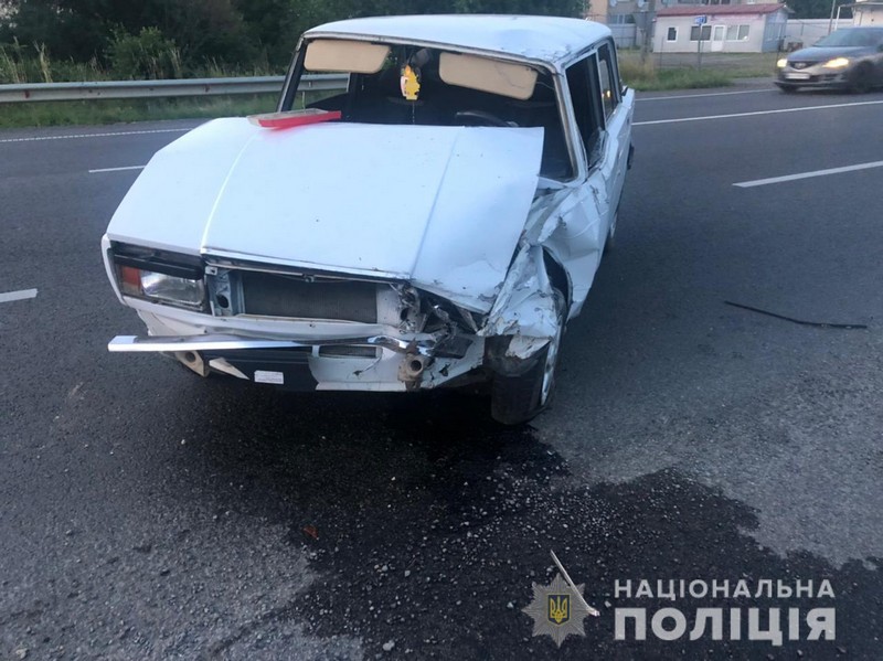 Поблизу Ужгорода сталась ДТП. Постраждав 22-річний хлопець Поблизу Ужгорода сталась ДТП. Постраждав 22-річний хлопець