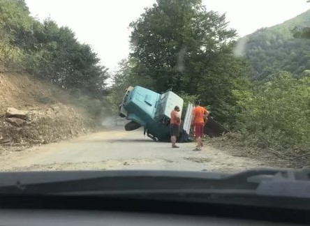 На Закарпатті вантажівка з’їхала у кювет На Закарпатті вантажівка з’їхала у кювет