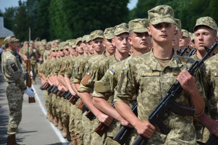 В Україні скасують обов’язковий військовий призов В Україні скасують обов’язковий військовий призов