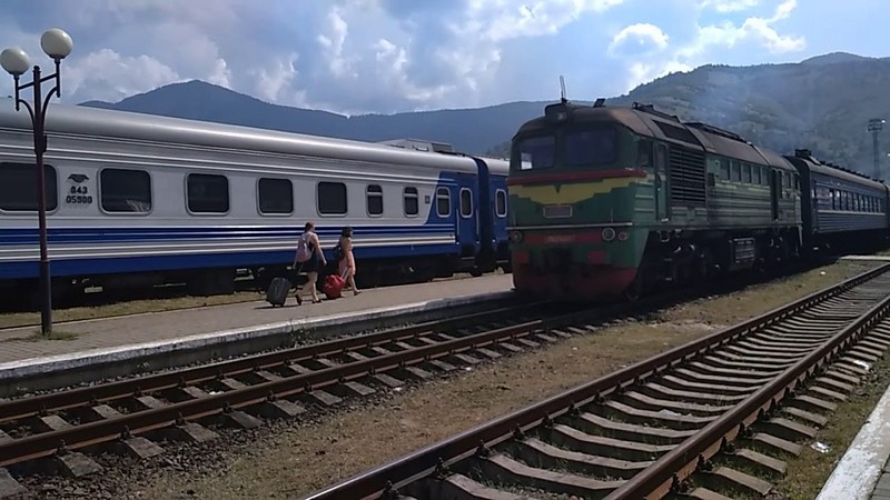 Через негоду в Україні затримуються поїзди Через негоду в Україні затримуються поїзди