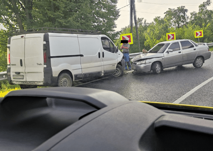 Ранкова аварія на Мукачівщині: фото з місця події