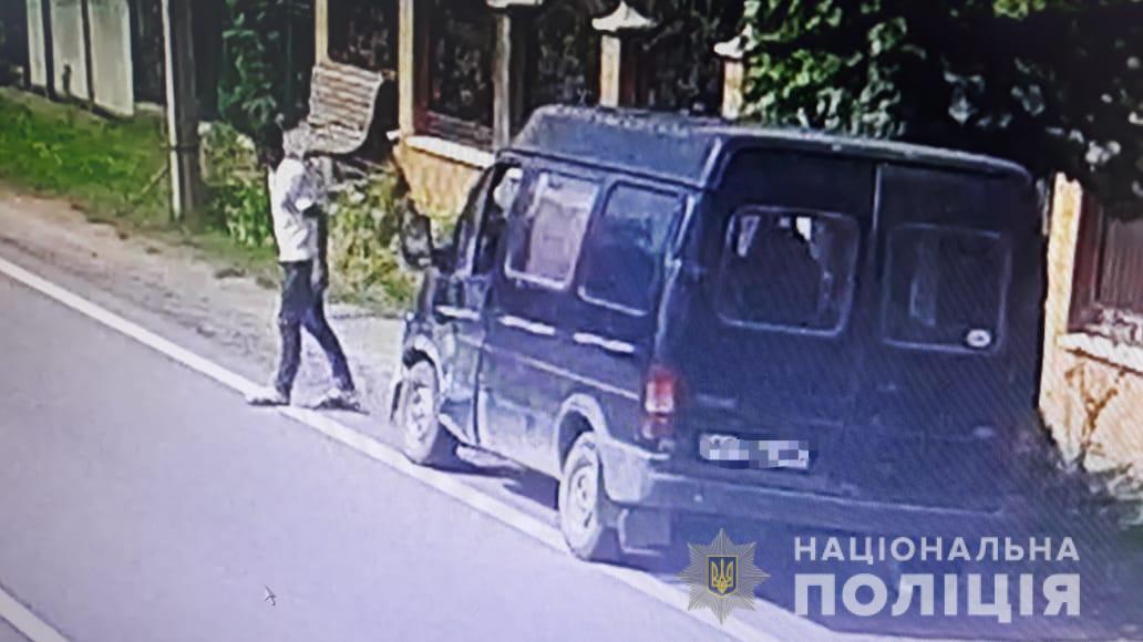 Чоловік пограбував подружжя пенсіонерів Чоловік пограбував подружжя пенсіонерів