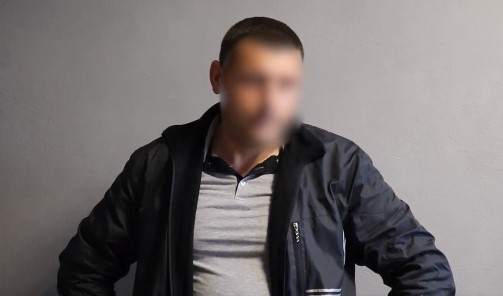 Ремонтник вкрав із квартири, в якій працював, кілька тисяч доларів Ремонтник вкрав із квартири, в якій працював, кілька тисяч доларів
