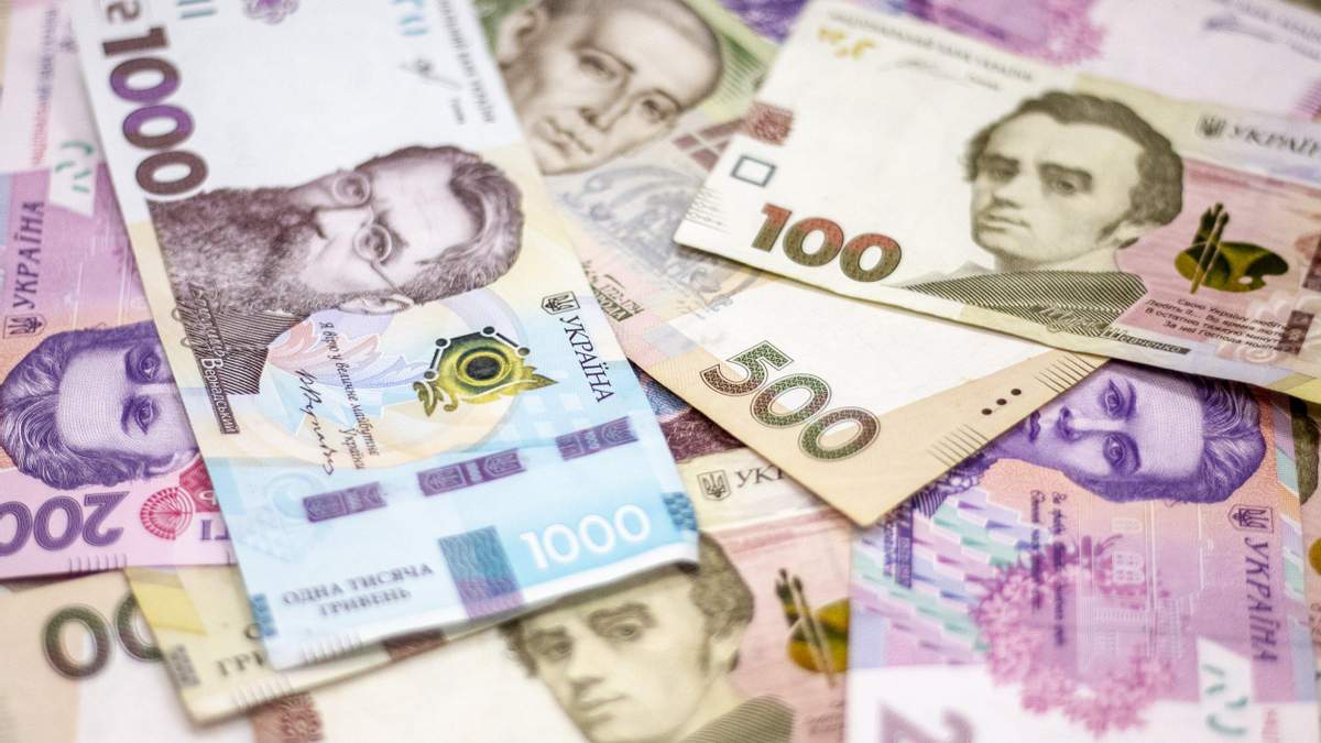 На Закарпатті начальник відділення банку заволодів майже півтора мільйонами гривень