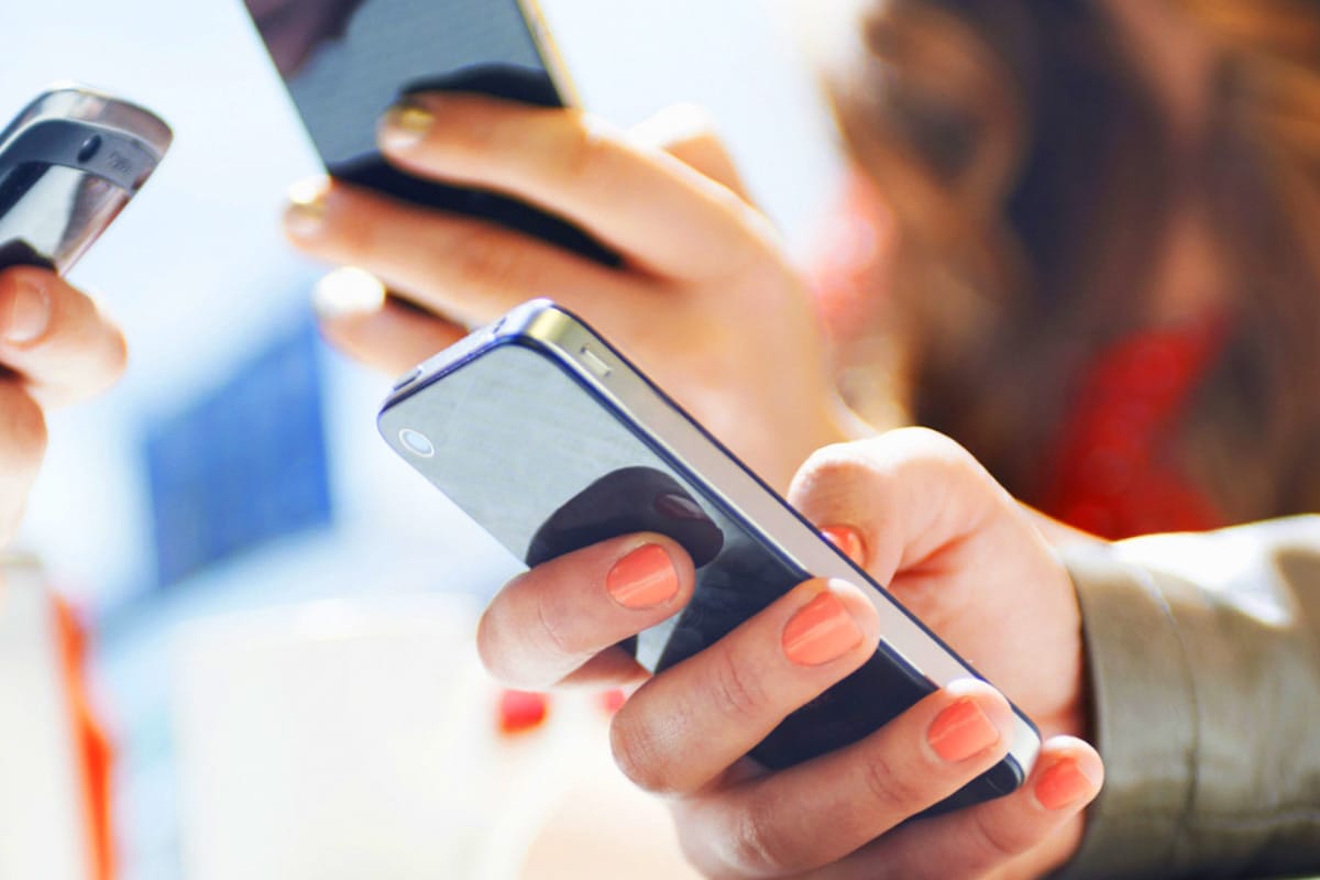 Українців хочуть змусити реєструвати сімки і перевіряти IMEI смартфонів. Інакше – кримінал Українців хочуть змусити реєструвати сімки і перевіряти IMEI смартфонів. Інакше – кримінал