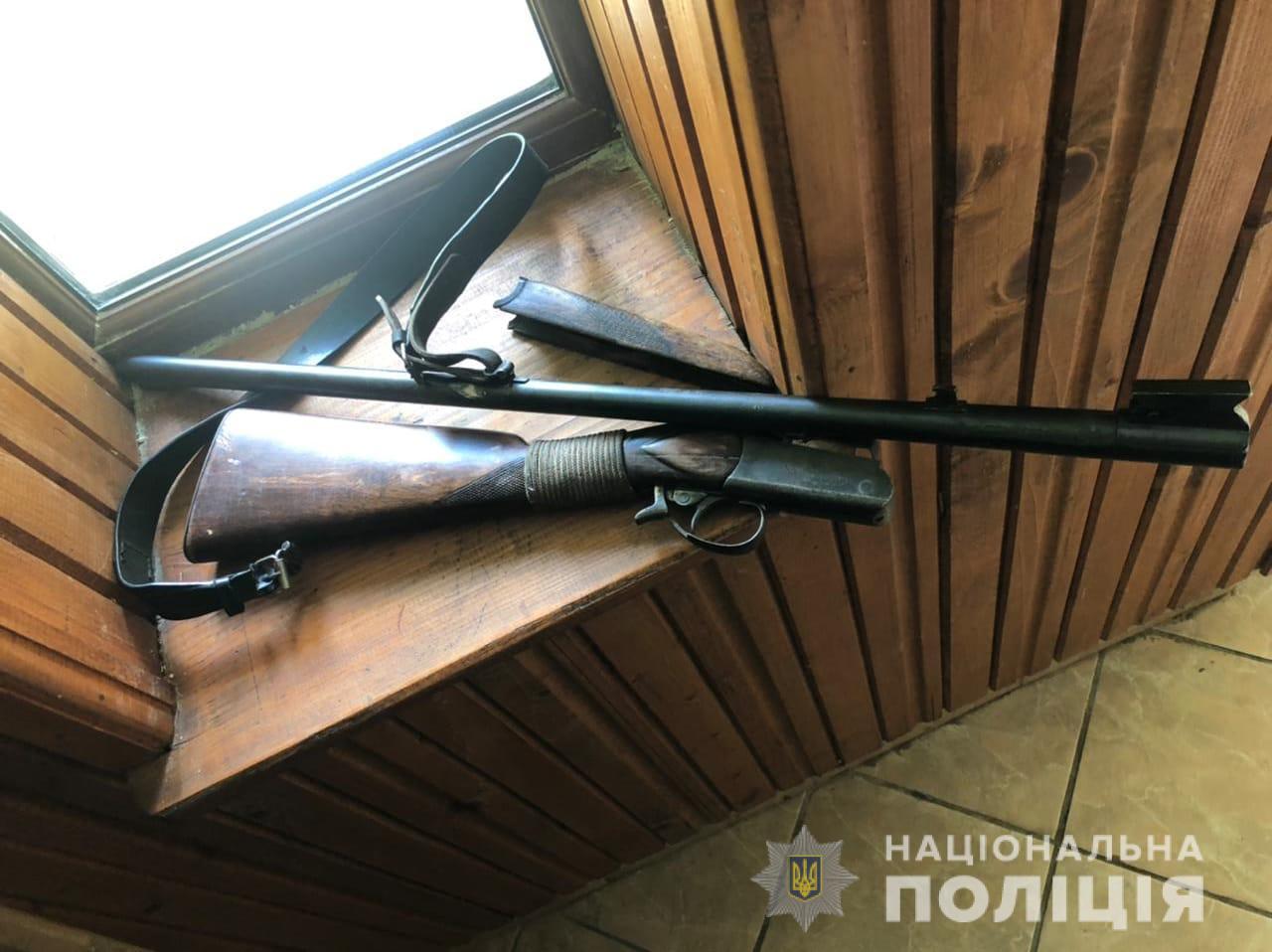 Стрілянина на Мукачівщині: перед цим чоловік влаштував ДТП Стрілянина на Мукачівщині: перед цим чоловік влаштував ДТП