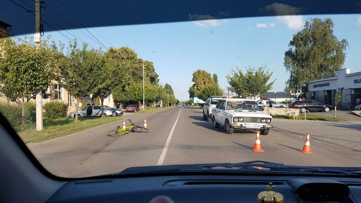У Мукачеві водій збив велосипедиста У Мукачеві водій збив велосипедиста