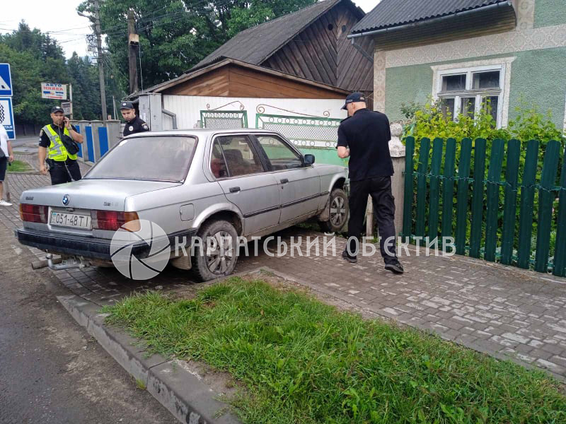 ЗМІ повідомляють про смерть чоловіка за кермом ЗМІ повідомляють про смерть чоловіка за кермом