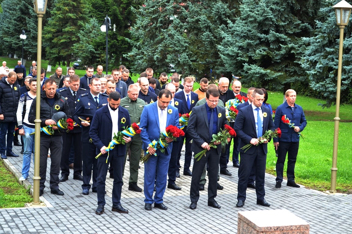 На Закарпатті вшанували пам’ять воїнів, які віддали своє життя за незалежність та суверенітет України На Закарпатті вшанували пам’ять воїнів, які віддали своє життя за незалежність та суверенітет України