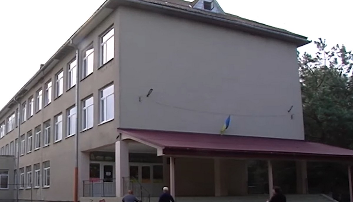 На Мукачівщині розгорівся шкільний скандал На Мукачівщині розгорівся шкільний скандал