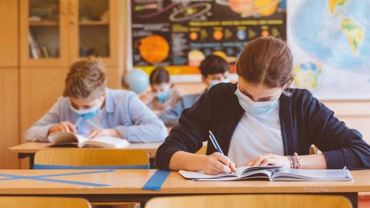 Карантин із 20 вересня: міністерство розповіло, як працюватимуть школи Карантин із 20 вересня: міністерство розповіло, як працюватимуть школи