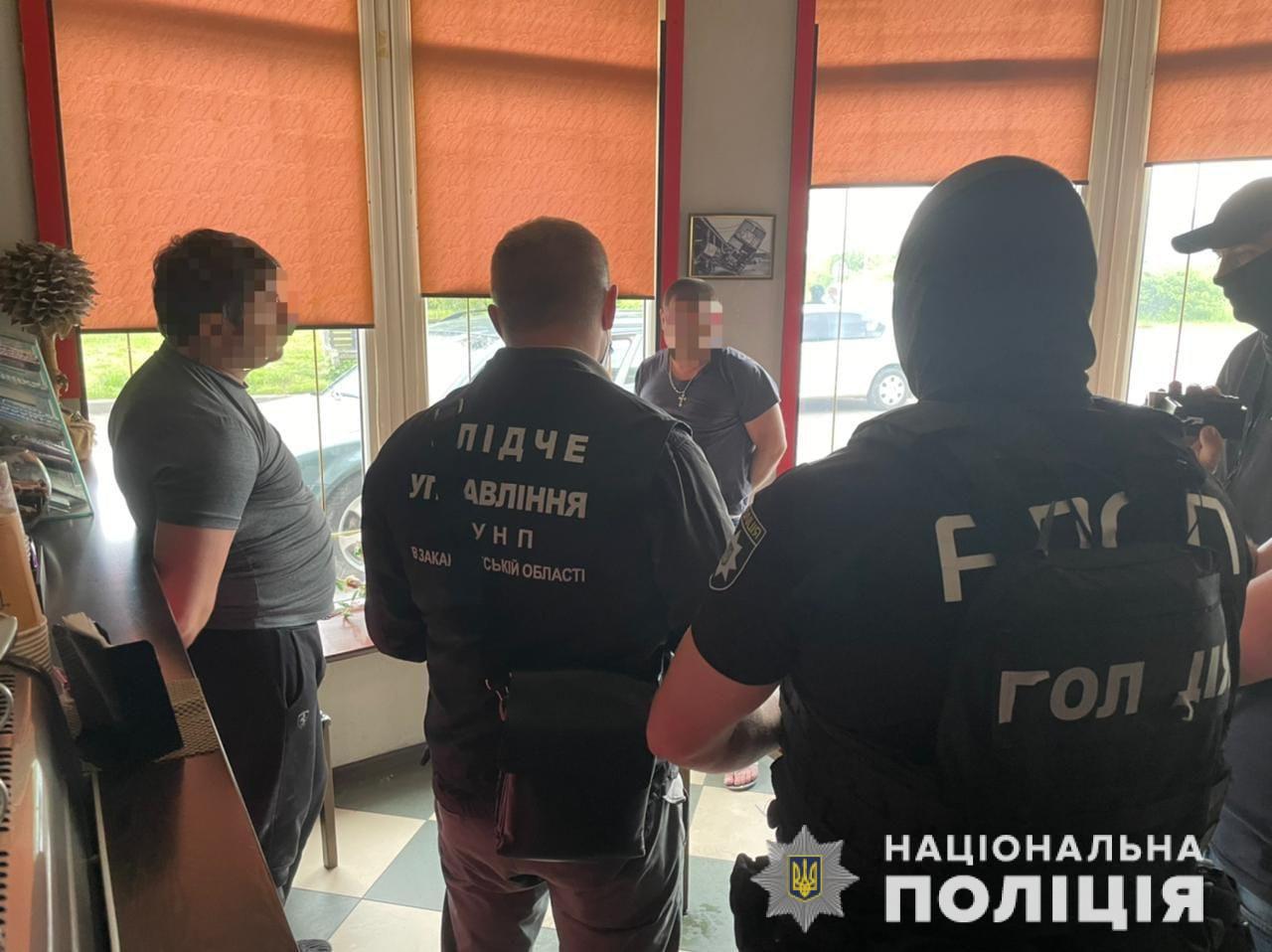 Вибивали "борг": в області група чоловіків займалася вимаганням грошей Вибивали "борг": в області група чоловіків займалася вимаганням грошей