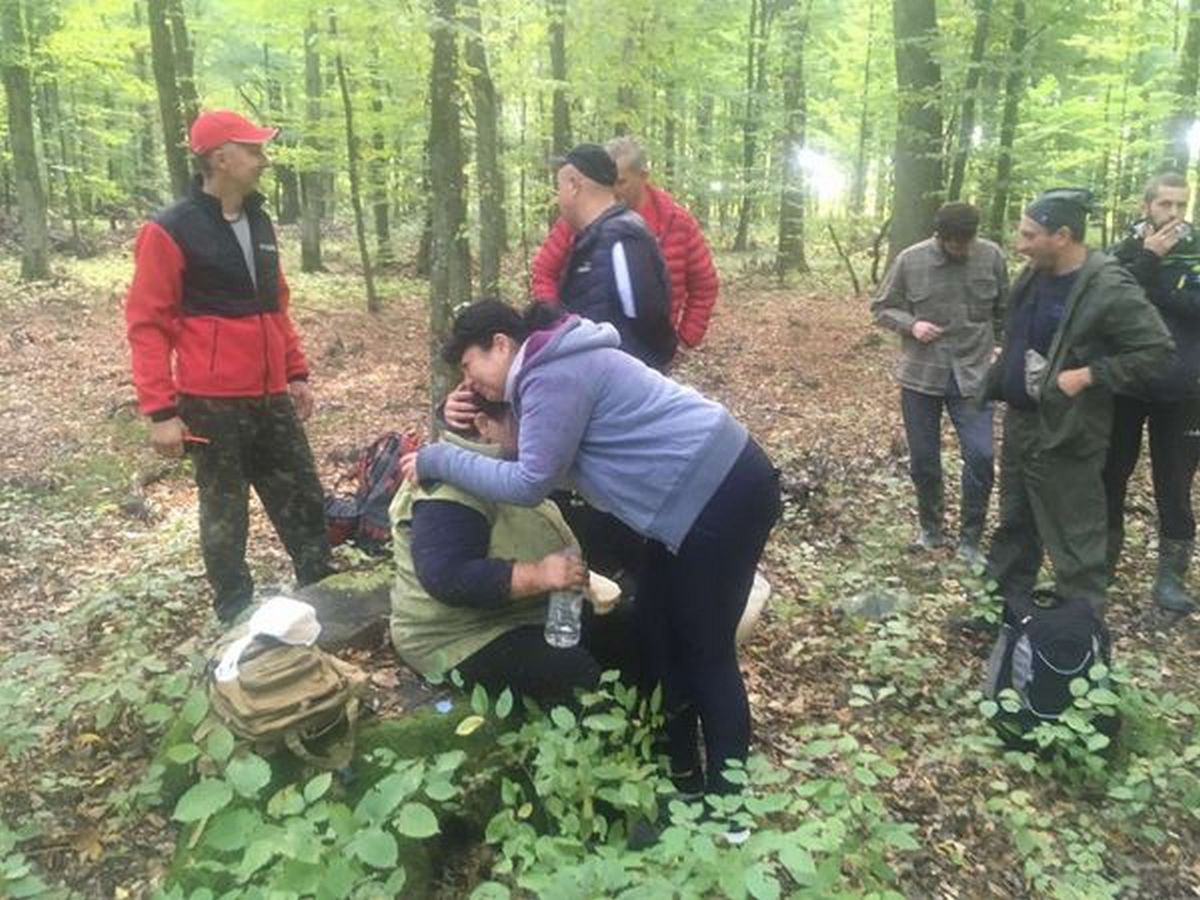 Рятувальники, місцеві жителі та військові всю ніч шукали зниклу пенсіонерку, яка пішла по гриби Рятувальники, місцеві жителі та військові всю ніч шукали зниклу пенсіонерку, яка пішла по гриби