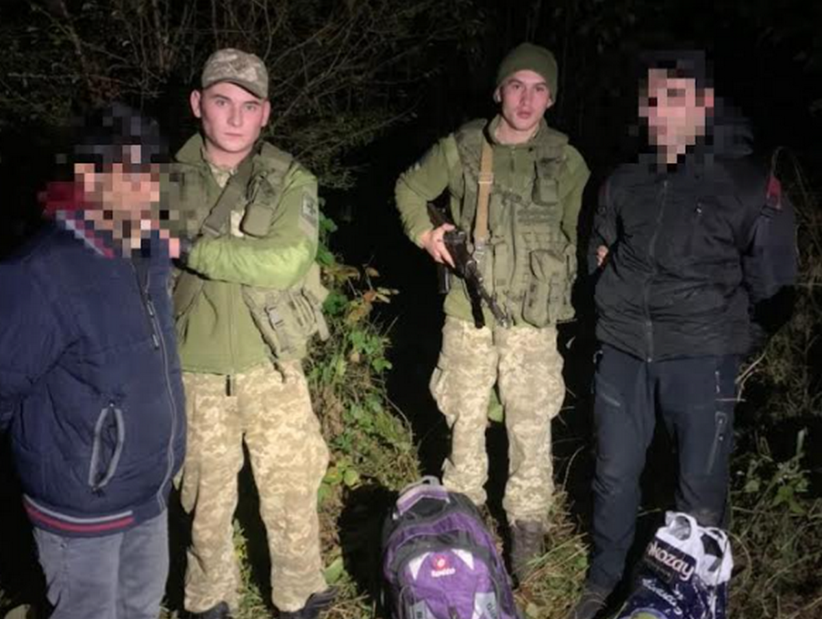 На кордоні з Румунією затримали нелегалів На кордоні з Румунією затримали нелегалів